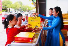 BÁNH TRUNG THU YẾN SÀO KHÁNH HÒA - TINH HOA QUÀ TẶNG MÙA ĐOÀN VIÊN
