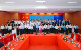 ĐOÀN CÔNG TÁC ĐẠI HỌC QUỐC GIA TP. HỒ CHÍ MINH THĂM VÀ LÀM VIỆC TẠI CÔNG TY YẾN SÀO KHÁNH HÒA
