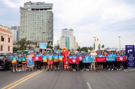 Hơn 500 nhân viên Yến sào Khánh Hòa tham gia VnExpress Marathon Nha Trang